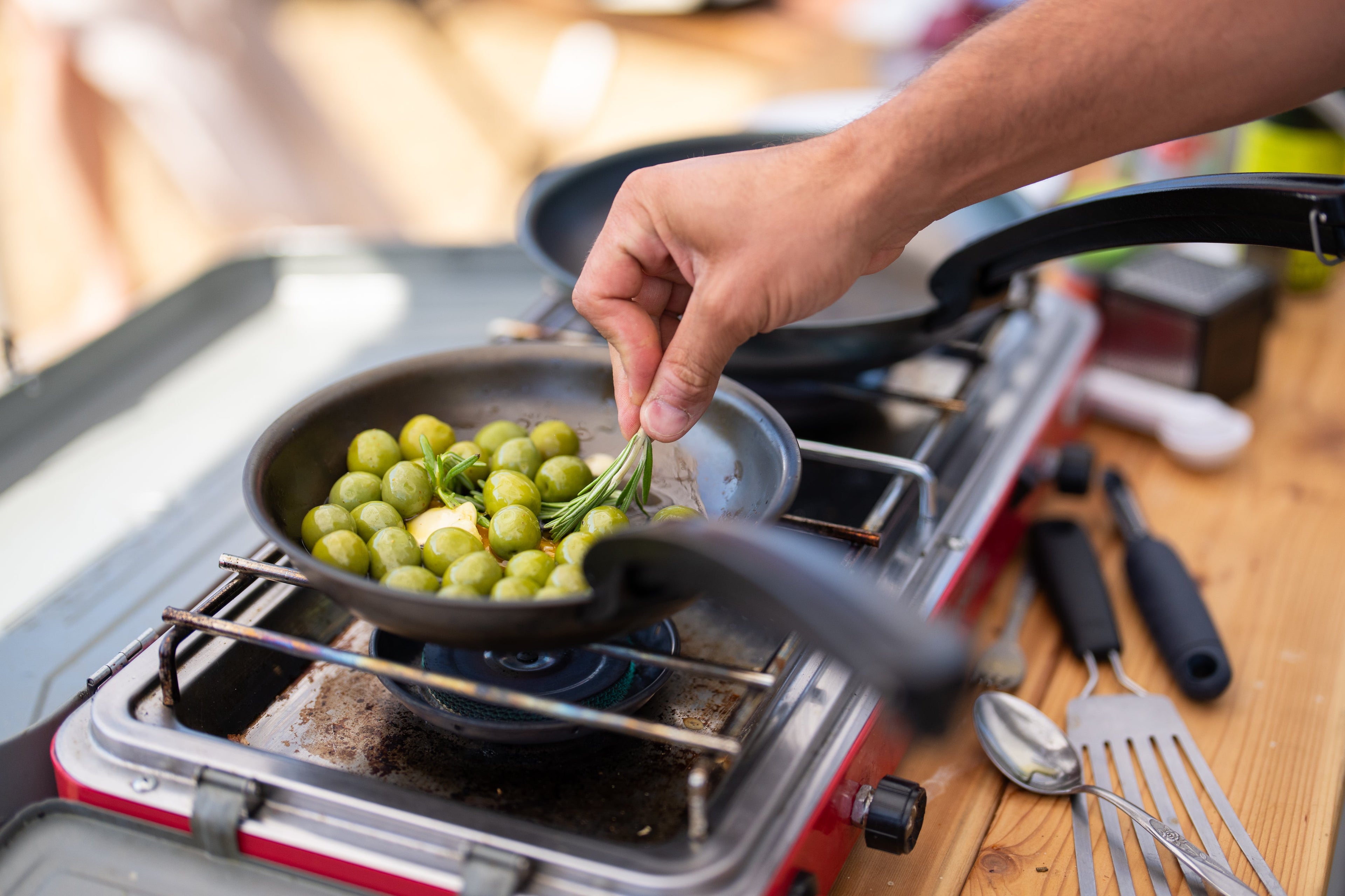 8" Everywhere Pan + Handle